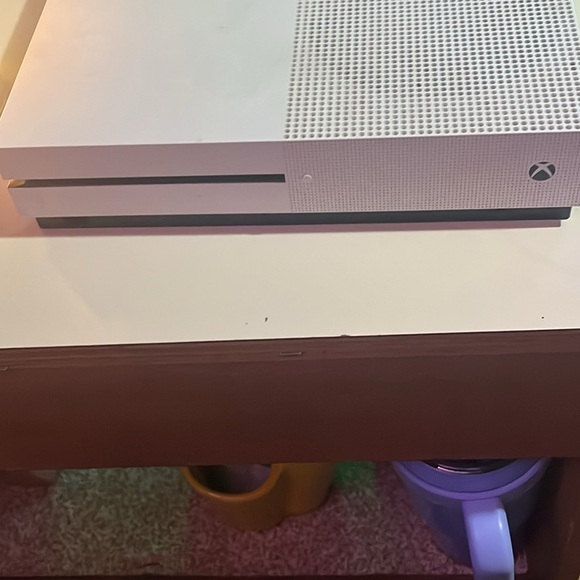Xbox One White One S Console Barley Used - Picture 9 of 9